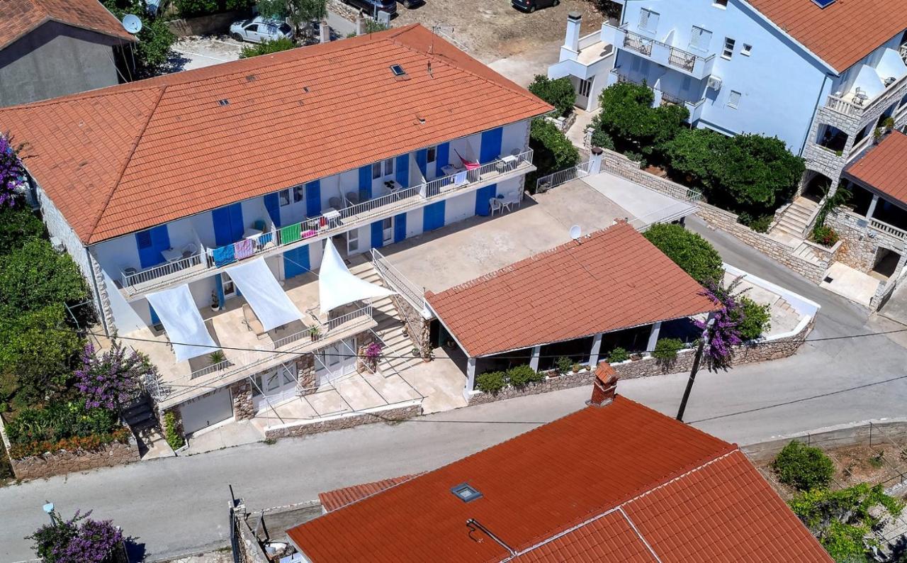 Pansion Jakas Zavala Exterior photo